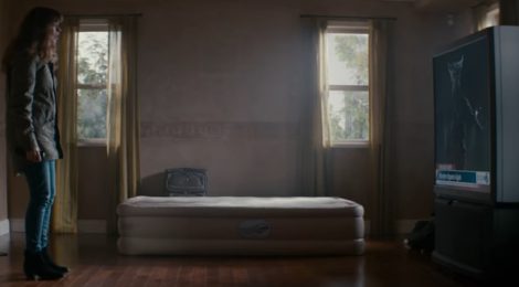 Colossal : une comédie avec un kaijū !